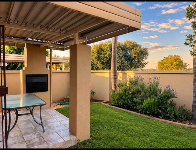 4 BEDROOM TOWNHOUSE FOR SALE IN AMBERFIELD